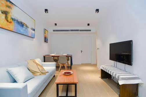 2br Apartment with garden in Xinhua Road/Changning