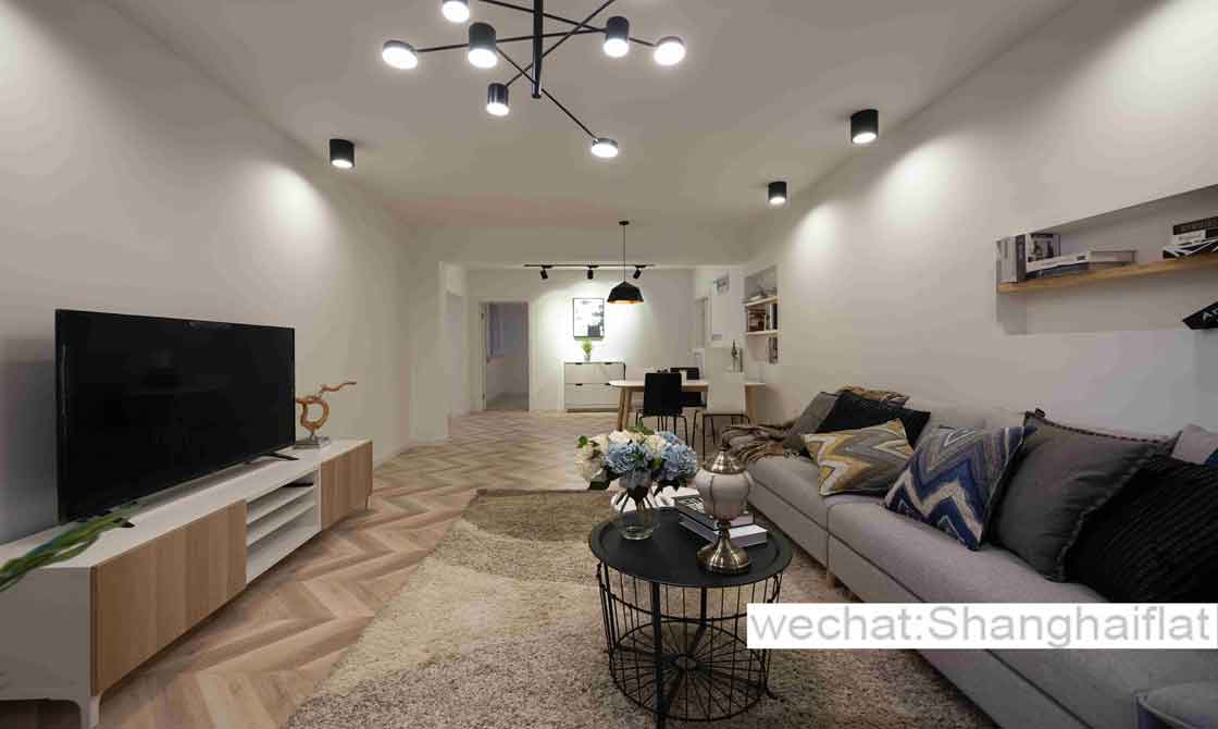 Modern 3br shanghai apartment with balcony in Xinle Lu/former French Concession
