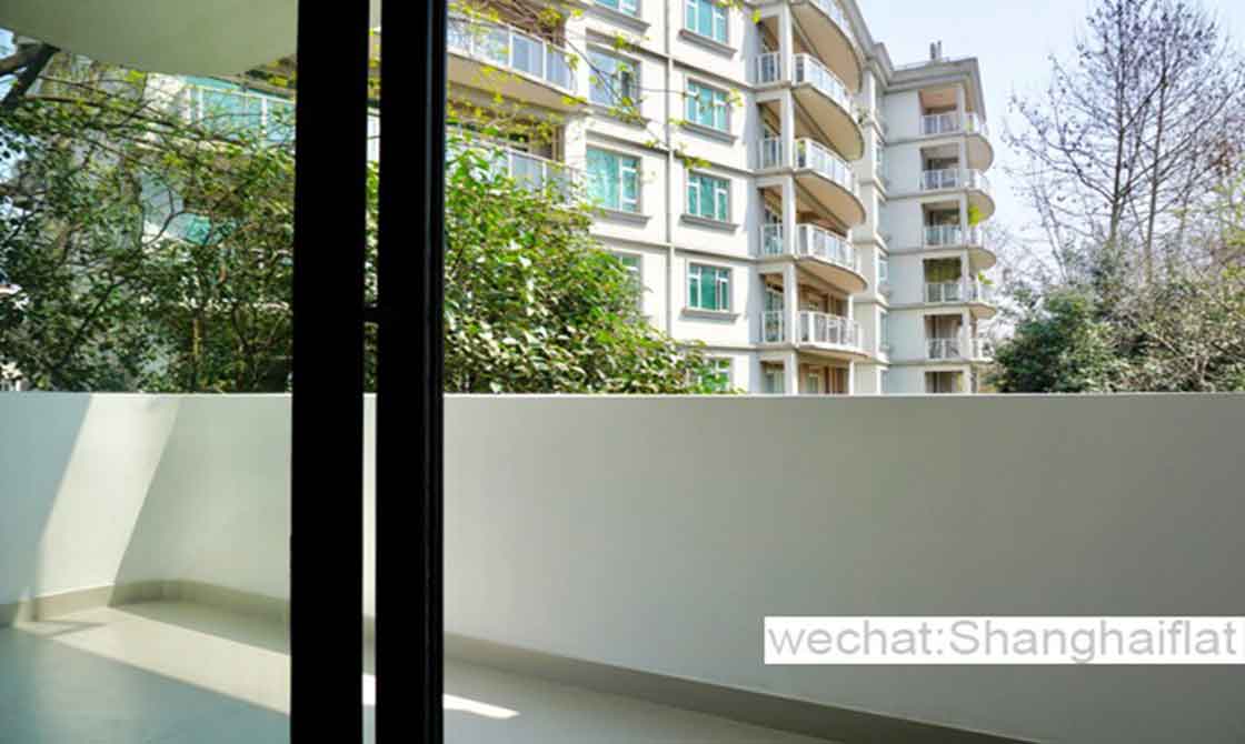 Beautiful 4br Shanghai Apartment with balcony in Gaoan Rd/Former French Concession