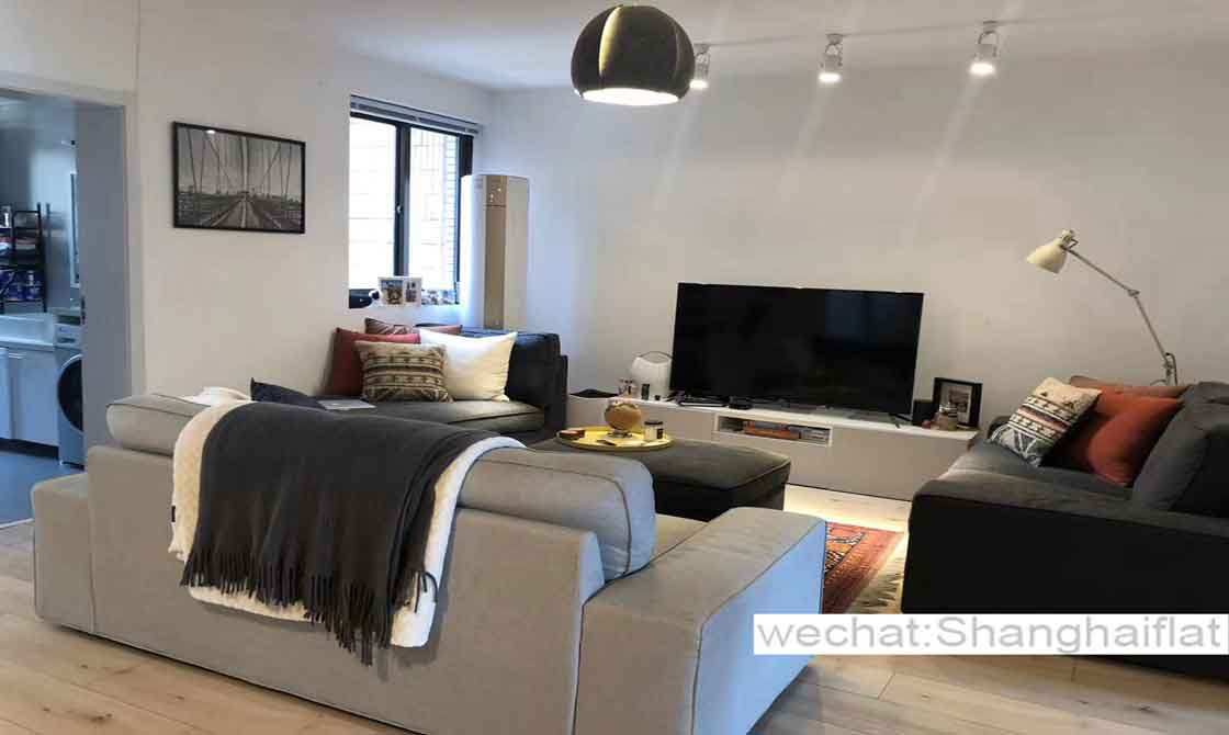 Close to Jiaotong University and Shanghai Film Center: 2br flat for rent at Xinhua Rd