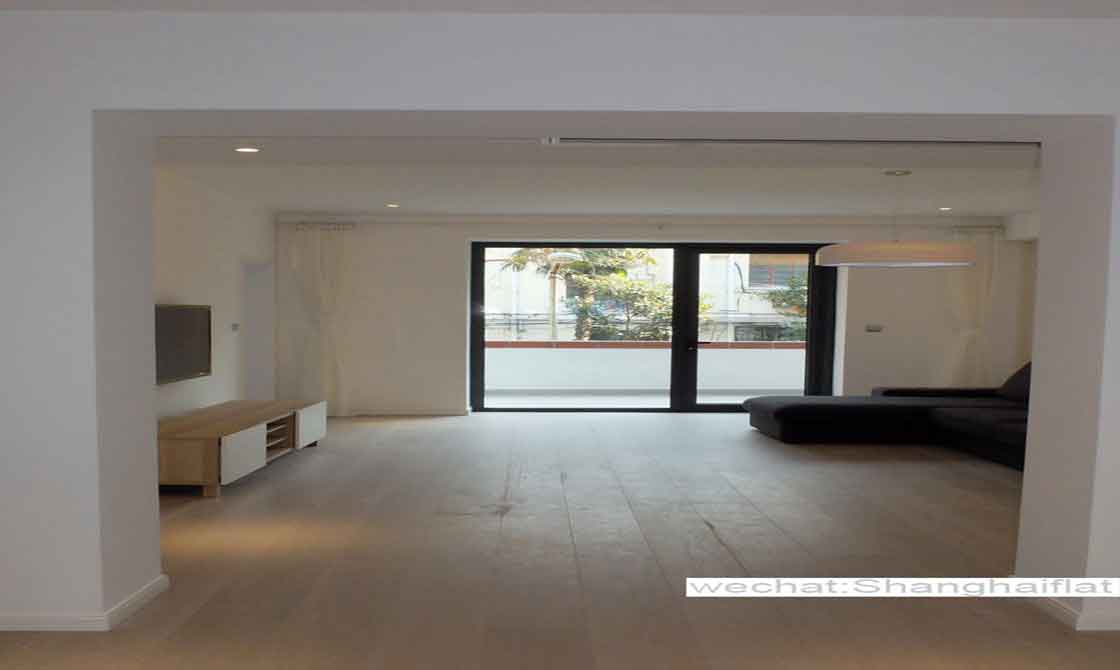Large 3br/2bath apartment with patio for rent at Xingguo Rd/French Concession