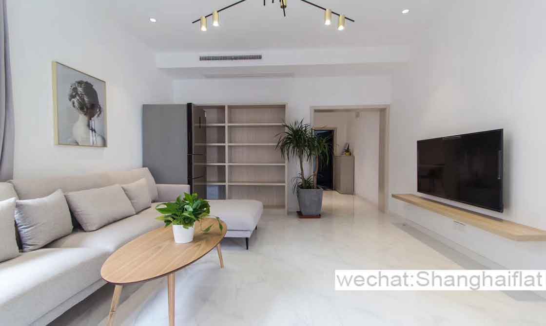 Zhongshan Park area: 2br apartment with balcony for rent in ChangFeng Building