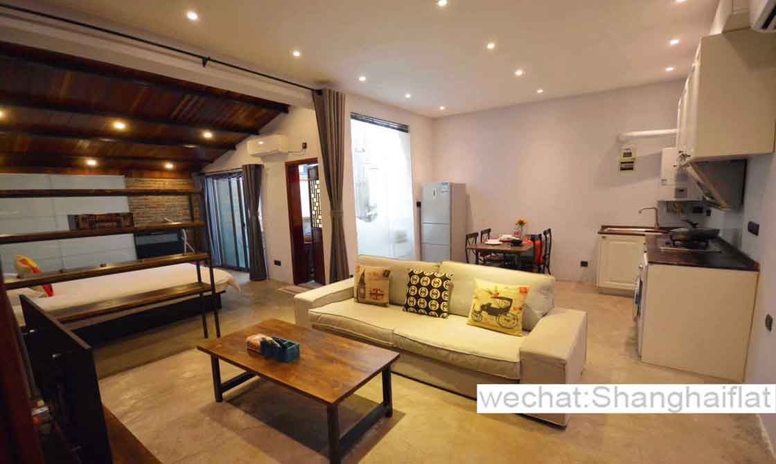 Open floor plan 1br apartment with patio at Huaihai M rd close to Changshu Rd metro/FFC
