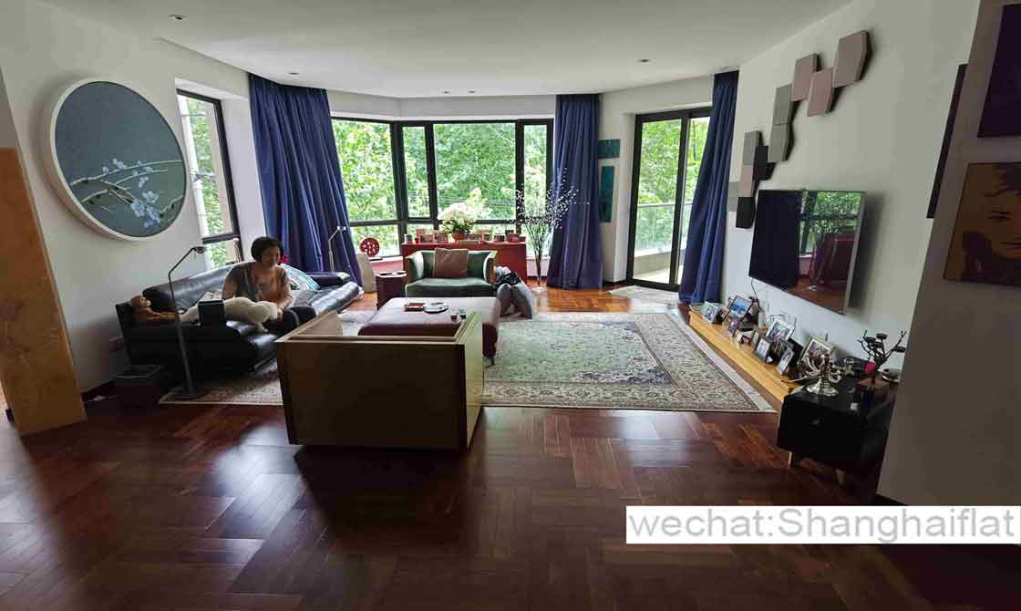 256sqm big 4br/3bath apartment home with balcony for rent near Huashan Park