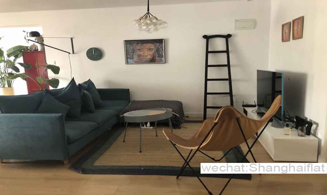 High rise 3br apartment with balcony and kitchen island near Jiashan Rd metro for rent