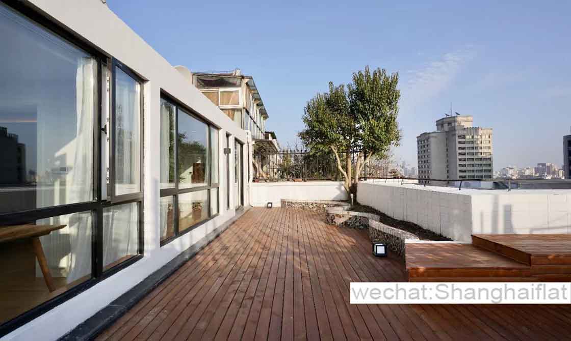 3br penthouse with roof terrace in Yanan W Rd for lease/Changning