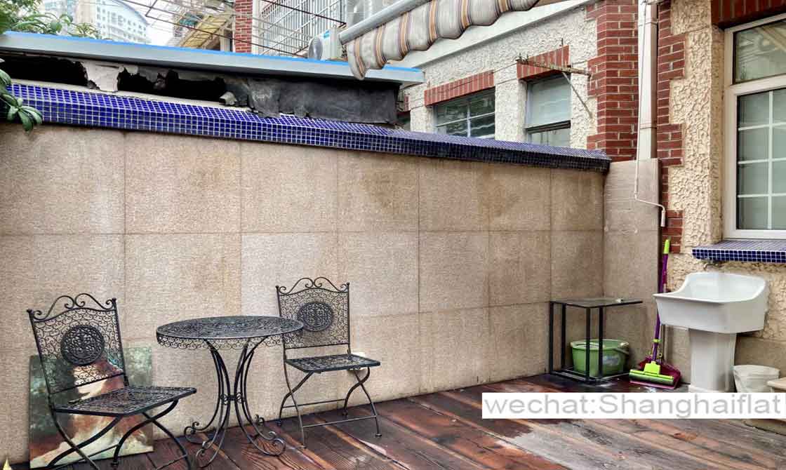 Big 1br lane house with private garden at Jingan Shaanxi Bei Rd