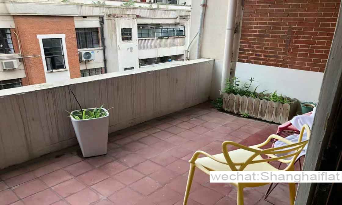 Heritag 3br flat with big patio in Jingan Beijing w rd for rent
