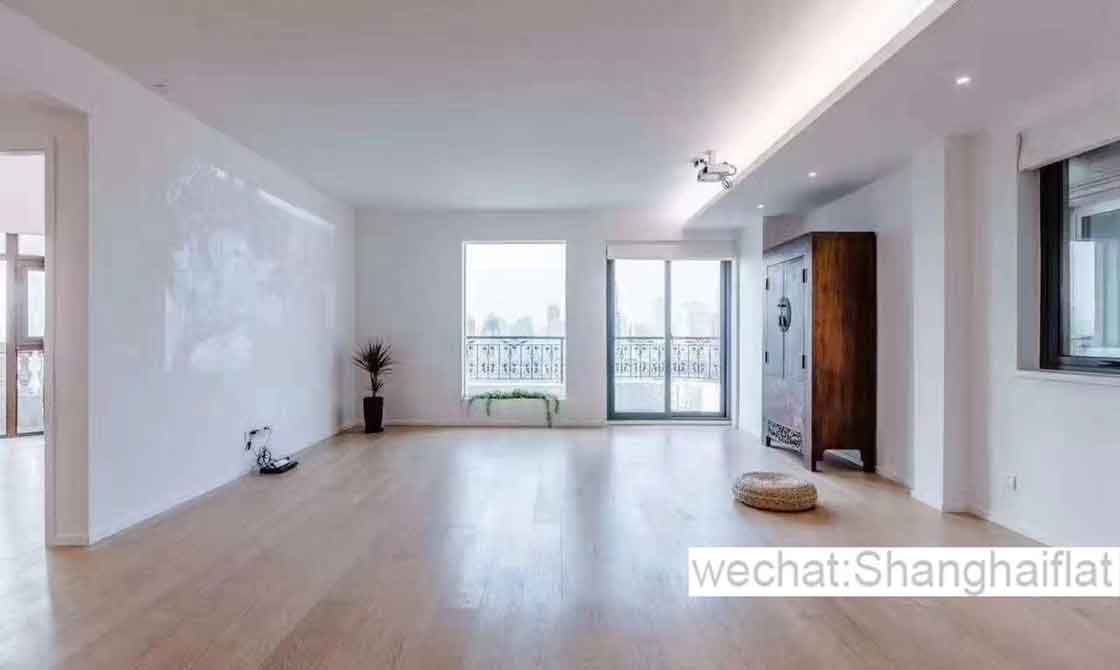 Baroque Palace: 3br apartment with balcony for rent/French Concession