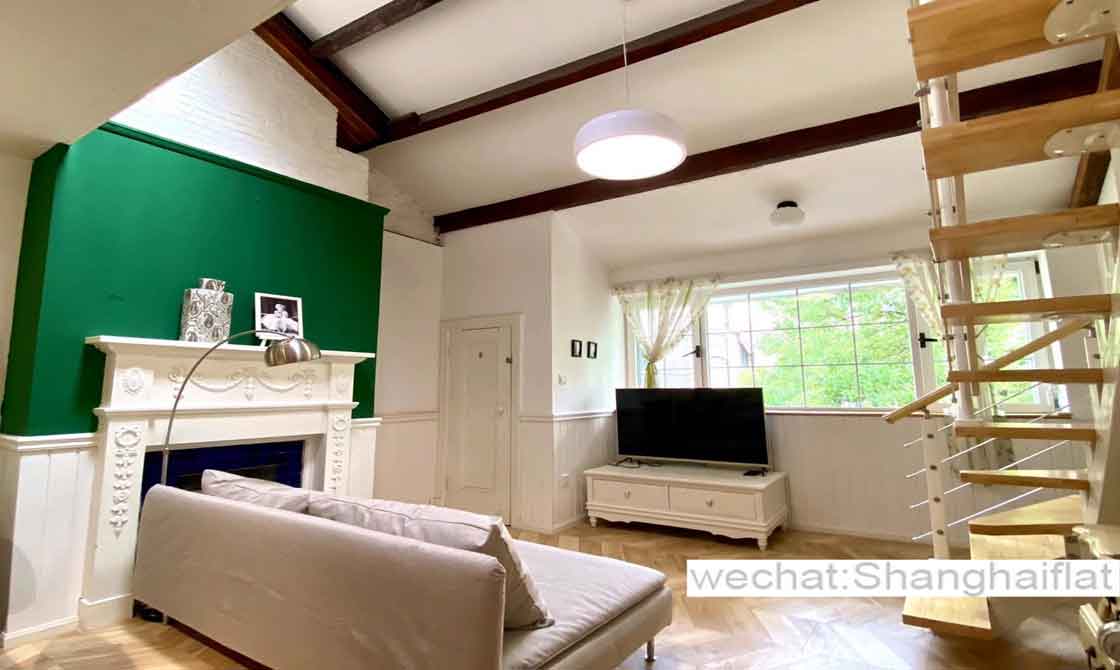 Jinan 2br loft lane house with a fireplace in Yuyuan Rd