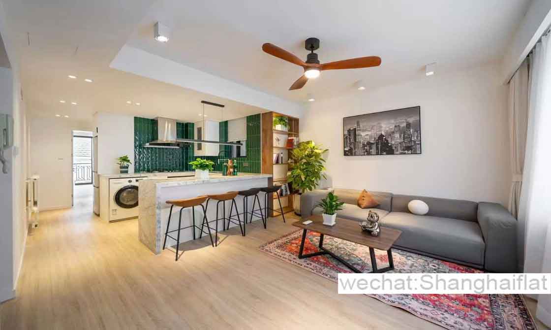 2br lane house with balcony in People Square for rent/Beijing w rd