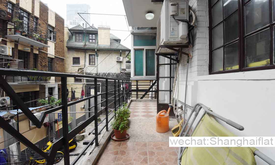 1br historic Apartment with balcony in Jingan Nanyang Road
