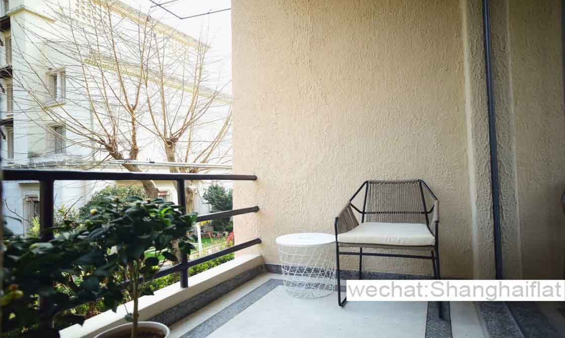 Stunning 3br Shanghai Apartment with balcony in Fenyang lu/Former French Concession