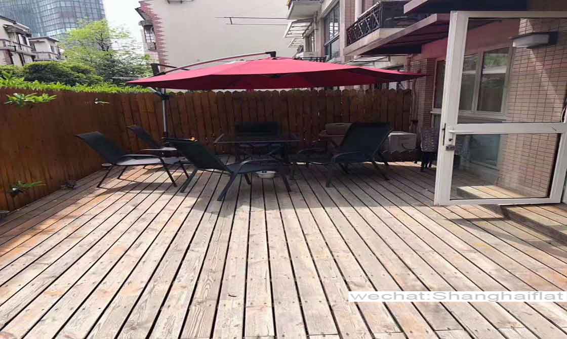 Big garden： 3br apartment in Yanan M Road/Former French Concession