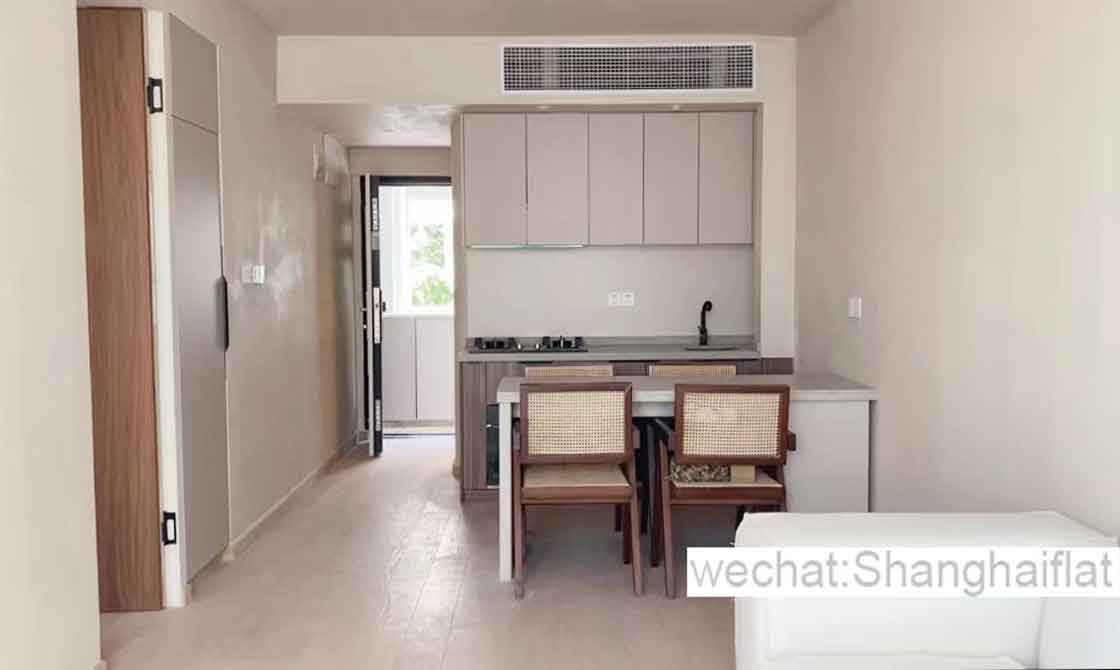 1br flat with a balcony in Yueyang rd for rent/French Concession
