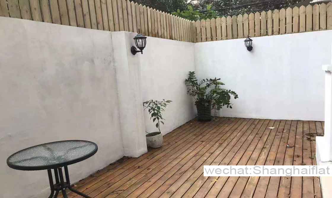 1br Shanghai Apartment with garden at Xinhua Road/Changning